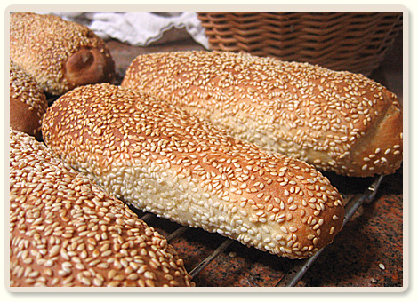 חלת לחמניות עם עגבניות מיובשות